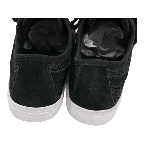 ISAAC MIZRAHI LIVE Lizard Lace Up Sneakers Black - Picture 4 of 9